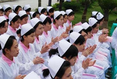 貴州2023年衛(wèi)校與中專哪個好