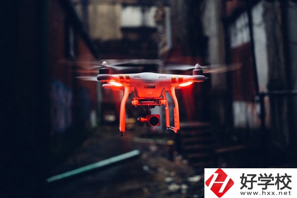 長沙航天學校飛行器制造專業(yè)值得選擇嗎？